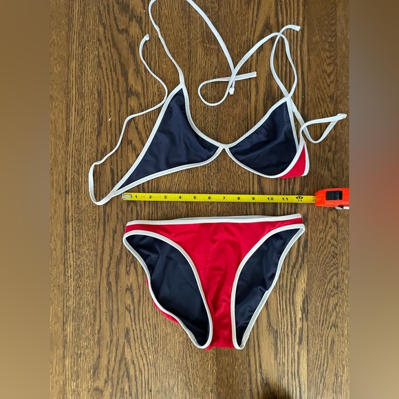 Almost NEW! Reversible bikini. Striking res white and blue- - Picture 4 of 6